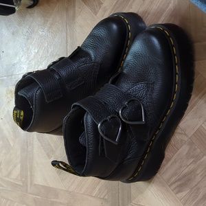 Dr. Martens Devon Heart Boot in Black